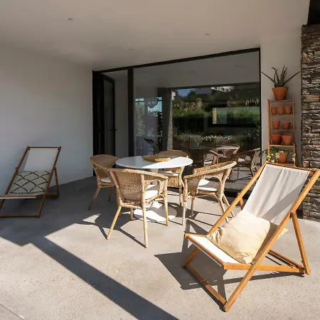 Casa Moderna Con Piscina Y Vistas Al Bosque. Villa Mungia