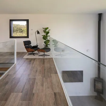Casa Moderna Con Piscina Y Vistas Al Bosque. *