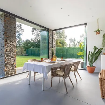 Βίλα Casa Moderna Con Piscina Y Vistas Al Bosque.