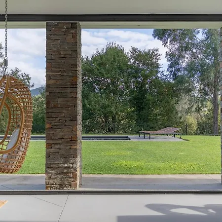 Casa Moderna Con Piscina Y Vistas Al Bosque. * Mungia