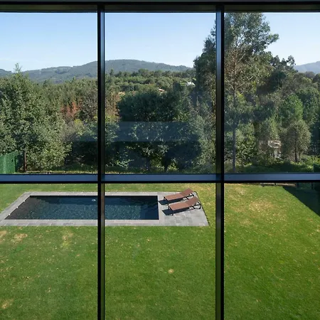 Casa Moderna Con Piscina Y Vistas Al Bosque. Vila *